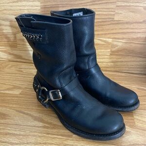 Frye Women’s Jenna Chain Harness Black Leather Short Boot Back Size 9.5 B